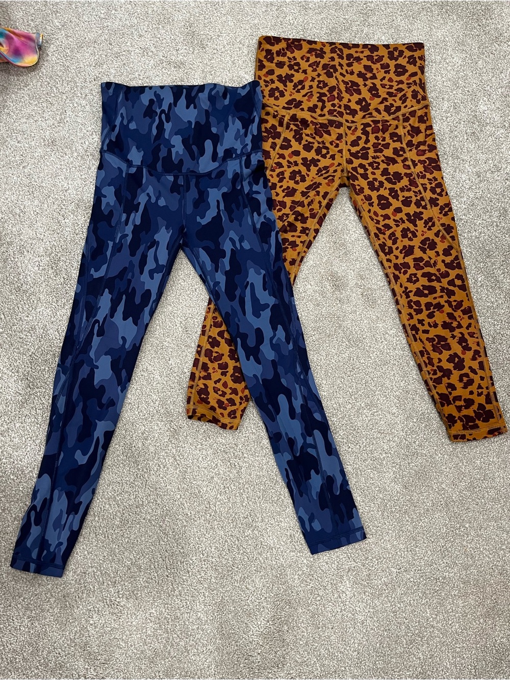 GAP maternity athletic leggings - Blue Camo & Brown Leopard